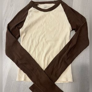 John Galt
Cream & Brown Bella Long Sleeve Colorblock Top